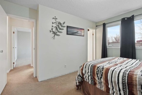 4815 59 Avenue, Taber, AB - Indoor Photo Showing Bedroom