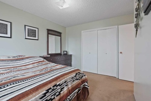 4815 59 Avenue, Taber, AB - Indoor Photo Showing Bedroom