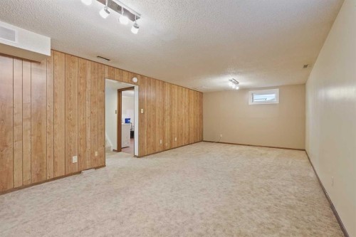 4815 59 Avenue, Taber, AB - Indoor