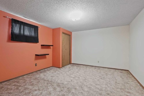 4815 59 Avenue, Taber, AB - Indoor Photo Showing Other Room