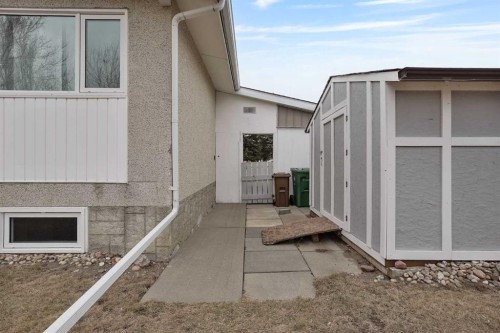 4815 59 Avenue, Taber, AB - Outdoor With Exterior