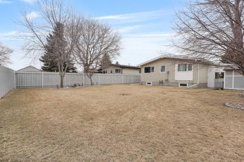 4815 59 Avenue, Taber, AB - Outdoor