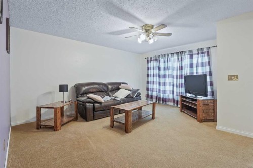 4815 59 Avenue, Taber, AB - Indoor