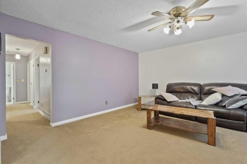 4815 59 Avenue, Taber, AB - Indoor