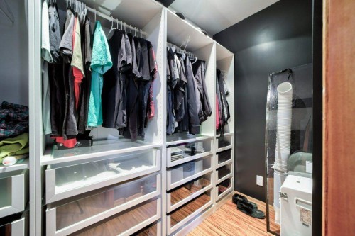 2222 Twp Rd 7-5, Lundbreck, AB - Indoor With Storage