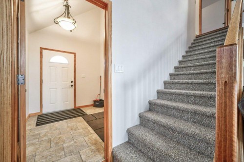 2222 Twp Rd 7-5, Lundbreck, AB - Indoor Photo Showing Other Room