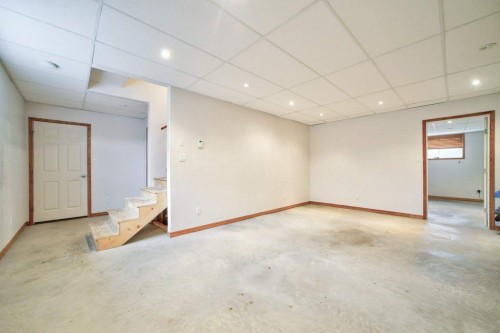 2222 Twp Rd 7-5, Lundbreck, AB - Indoor