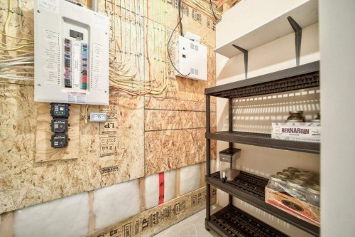 2222 Twp Rd 7-5, Lundbreck, AB - Indoor