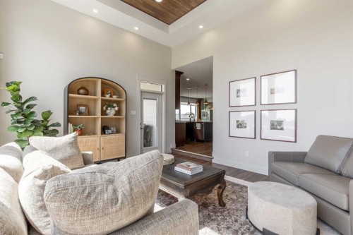 648 Sixmile Crescent South, Lethbridge, AB - Indoor Photo Showing Living Room