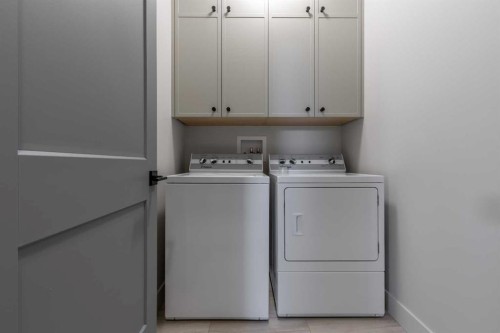 648 Sixmile Crescent South, Lethbridge, AB - Indoor Photo Showing Laundry Room