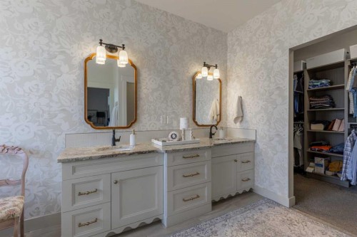 648 Sixmile Crescent South, Lethbridge, AB - Indoor Photo Showing Bathroom
