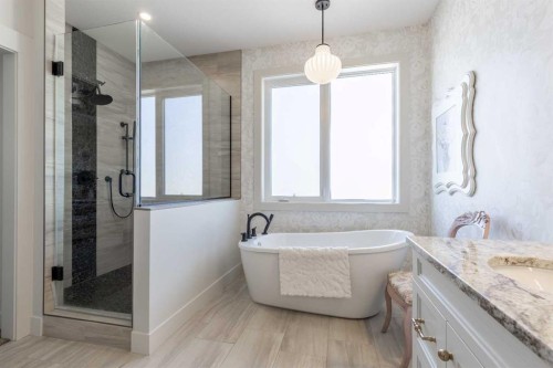 648 Sixmile Crescent South, Lethbridge, AB - Indoor Photo Showing Bathroom