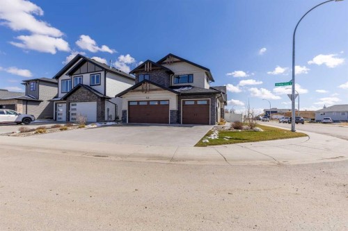 648 Sixmile Crescent South, Lethbridge, AB - Outdoor With Facade