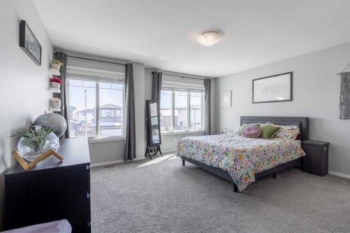 933 Pacific Way West, Lethbridge, AB - Indoor Photo Showing Bedroom