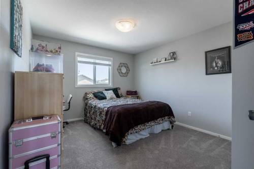 933 Pacific Way West, Lethbridge, AB - Indoor Photo Showing Bedroom