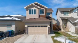 933 Pacific Way WESTLethbridge, AB T1J 5N4
