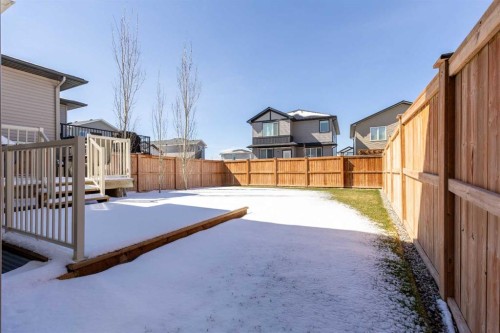 933 Pacific Way West, Lethbridge, AB - Outdoor With Exterior