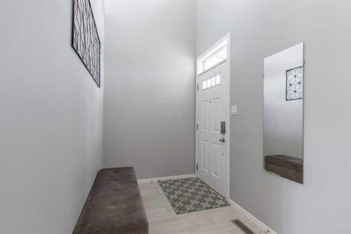 933 Pacific Way West, Lethbridge, AB - Indoor Photo Showing Other Room