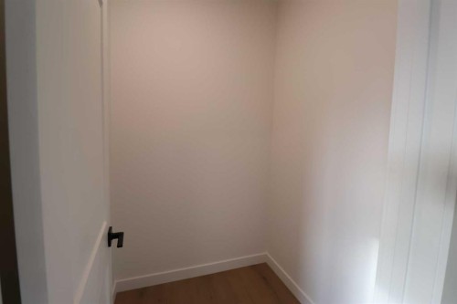 531 4 St, Vauxhall, AB - Indoor Photo Showing Other Room