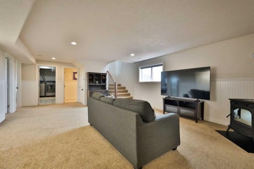 609 7 Avenue, Stirling, AB - Indoor Photo Showing Other Room