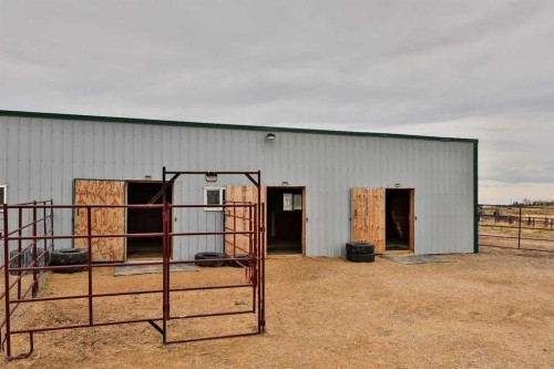 609 7 Avenue, Stirling, AB - Outdoor