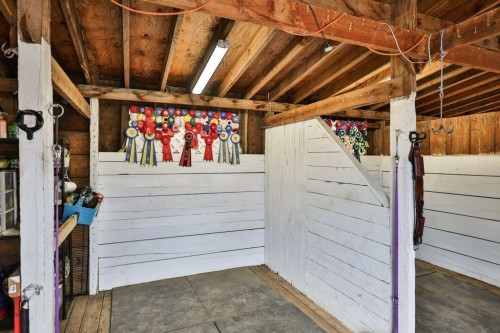 609 7 Avenue, Stirling, AB - Indoor