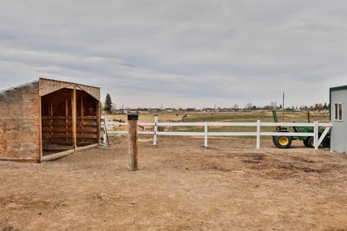 609 7 Avenue, Stirling, AB - Outdoor