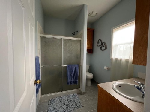 2134 21 Avenue, Coaldale, AB - Indoor Photo Showing Bathroom
