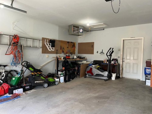 2134 21 Avenue, Coaldale, AB - Indoor Photo Showing Garage
