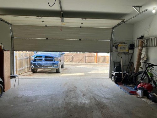2134 21 Avenue, Coaldale, AB - Indoor Photo Showing Garage