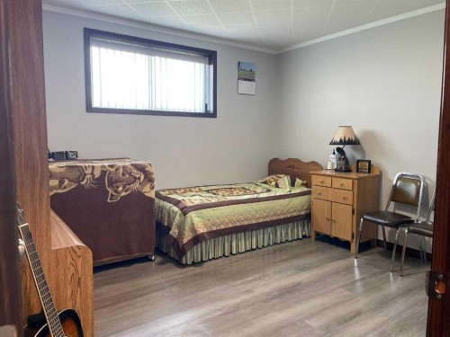 131010 Range Road 163, Vauxhall, AB - Indoor Photo Showing Bedroom