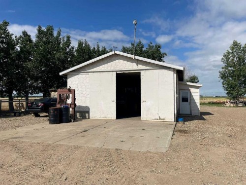 131010 Range Road 163, Vauxhall, AB - Outdoor With Exterior