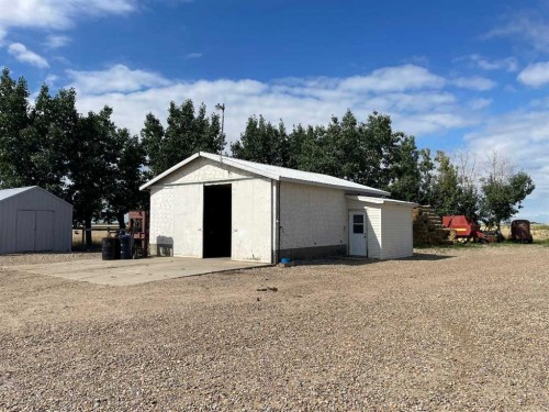 131010 Range Road 163, Vauxhall, AB - Outdoor