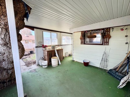 706 12 Street North, Lethbridge, AB -  Photo Showing Other Room