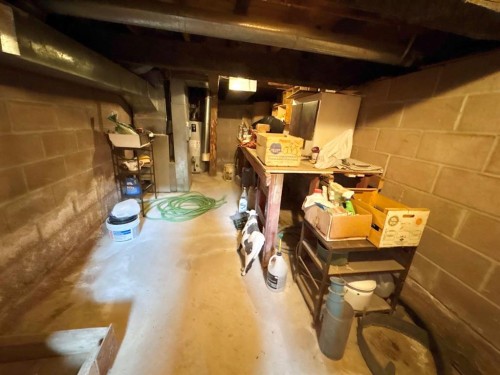 706 12 Street North, Lethbridge, AB - Indoor