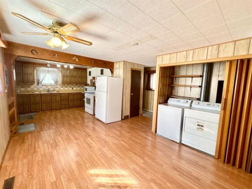 706 12 Street North, Lethbridge, AB - Indoor