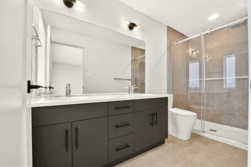 2514 44 Street South, Lethbridge, AB - Indoor Photo Showing Bathroom