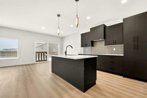 2514 44 Street South, Lethbridge, AB - Indoor Photo Showing Kitchen With Upgraded Kitchen