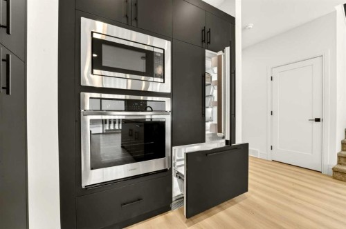 2514 44 Street South, Lethbridge, AB - Indoor Photo Showing Kitchen