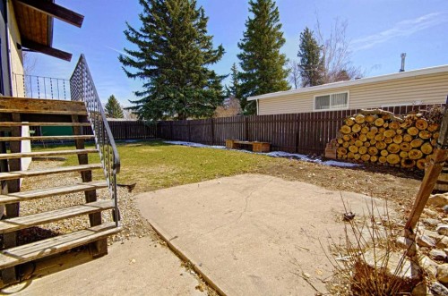 345 Laval Boulevard West, Lethbridge, AB - Outdoor