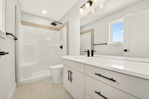 2518 44 Street South, Lethbridge, AB - Indoor Photo Showing Bathroom