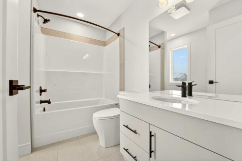 2518 44 Street South, Lethbridge, AB - Indoor Photo Showing Bathroom