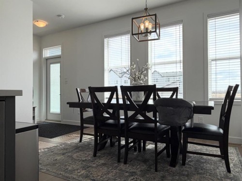 47 Blackwolf Pass North, Lethbridge, AB - Indoor Photo Showing Dining Room