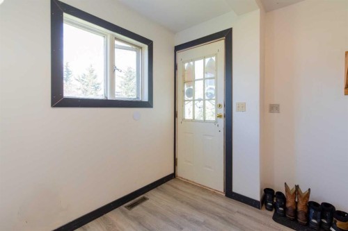63004A Hwy 5, Welling, AB - Indoor Photo Showing Other Room