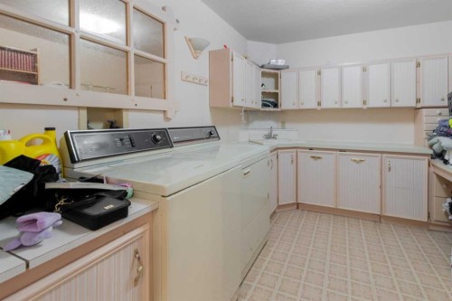 63004A Hwy 5, Welling, AB - Indoor Photo Showing Kitchen