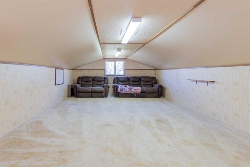 63004A Hwy 5, Welling, AB - Indoor Photo Showing Other Room