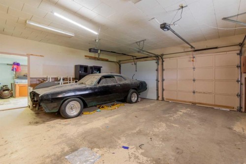 63004A Hwy 5, Welling, AB - Indoor Photo Showing Garage