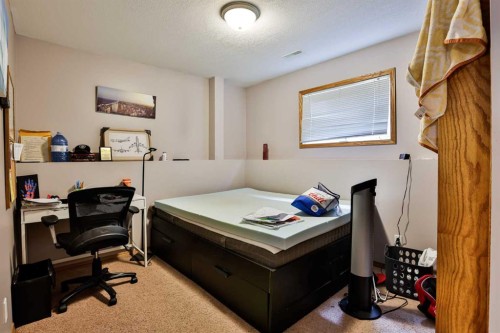 38 St James Crescent North, Lethbridge, AB - Indoor Photo Showing Other Room