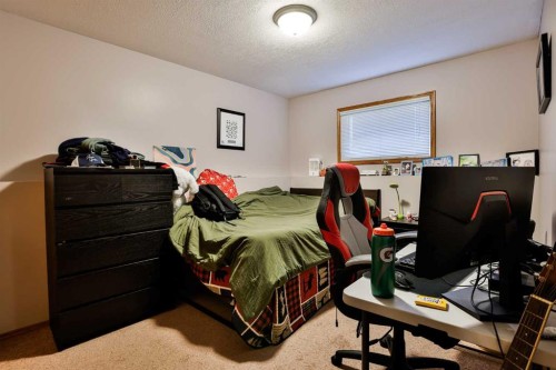 38 St James Crescent North, Lethbridge, AB - Indoor