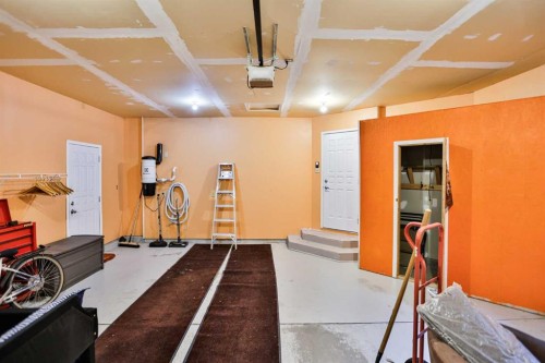 38 St James Crescent North, Lethbridge, AB - Indoor Photo Showing Other Room